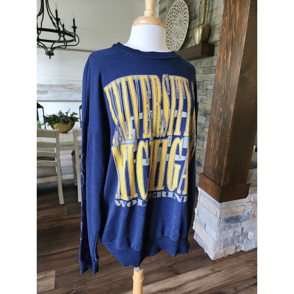 VTG University of Michigan Wolverines Graphic Sweatshirt Embellished‎ Sleeve